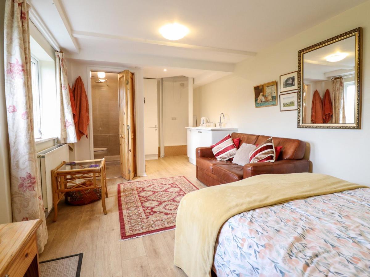 Westoe Hideaway Villa Llangollen Buitenkant foto