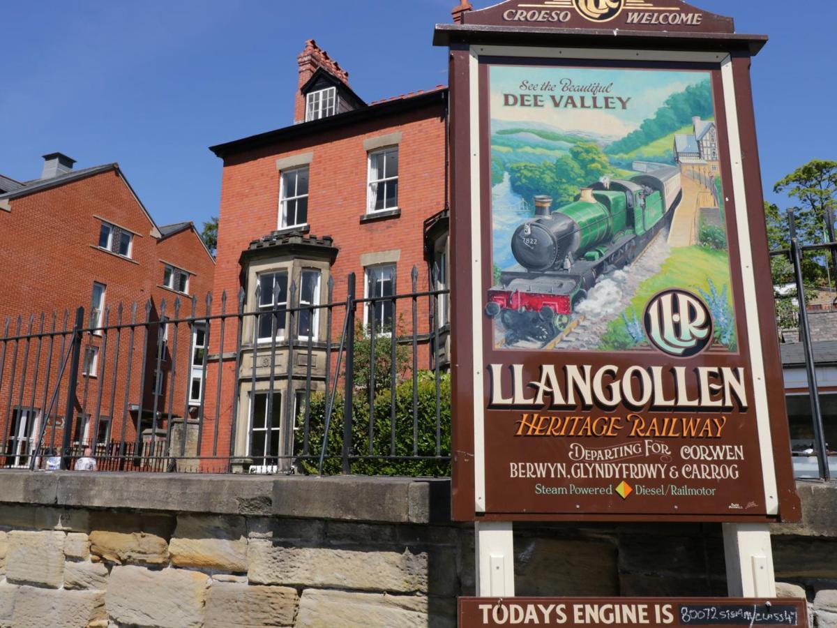 Westoe Hideaway Villa Llangollen Buitenkant foto